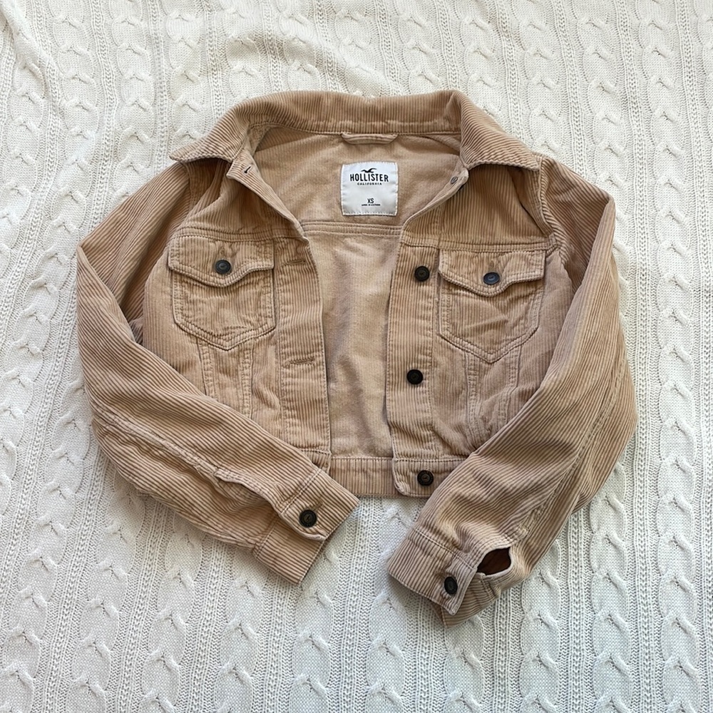 Hollister Women’s Tan Cropped Button-up Corduroy Jacket